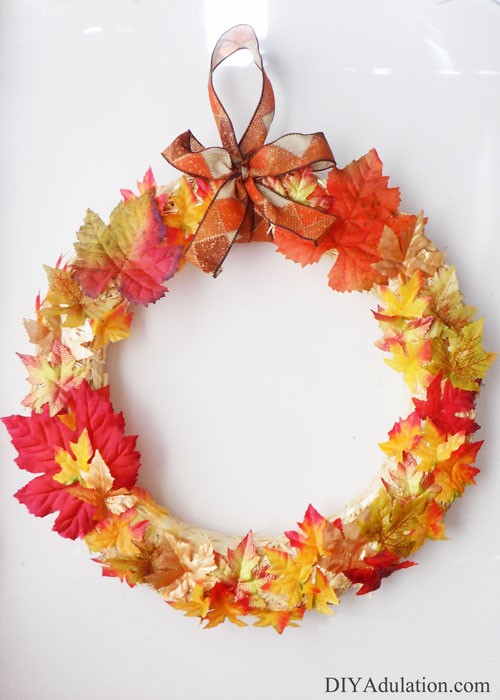 Practice thankfulness with this gorgeous DIY autumn thankful wreath. This will become a fun Thanksgiving tradition you look forward to each year!