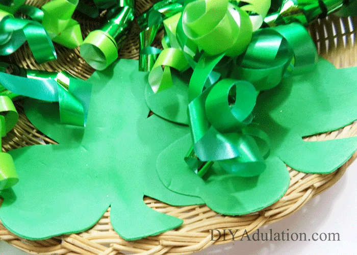 Are you stoked for St. Patrick’s Day this year? Get ready to celebrate with this awesome and easy DIY shamrock wreath!